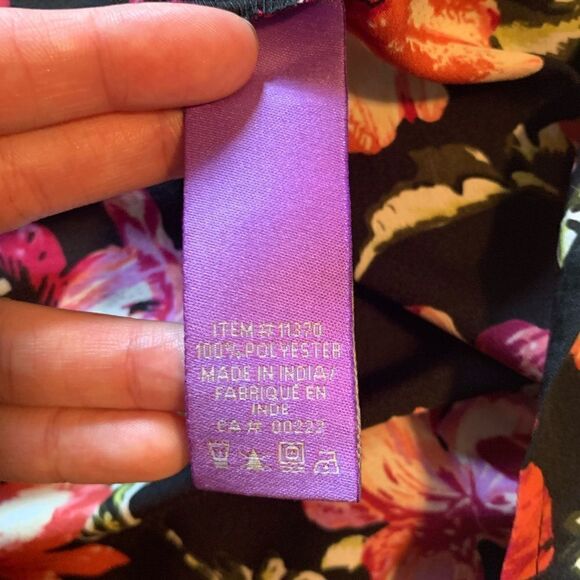 3 for $30! Jolie floral pattern dress. Size 4 - Picture 6 of 11